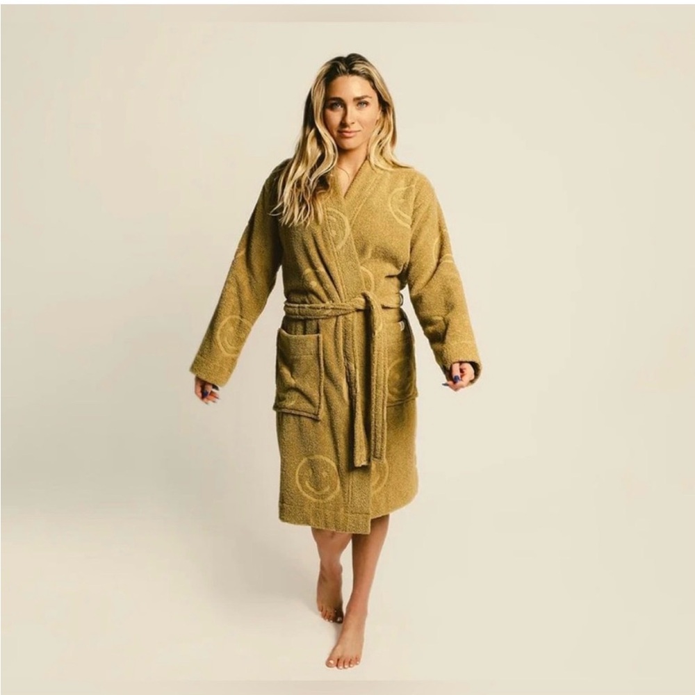 NWT Happy Place Poolside Smiley Terry Bathrobe Dijon